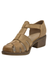Calzado casual de cuero camel con taco bajo y ancho para mayor comodidad.