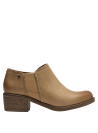Botín de cuero camel para mujer, textura suave y lisa, adecuado para actividades cotidianas urbanas.