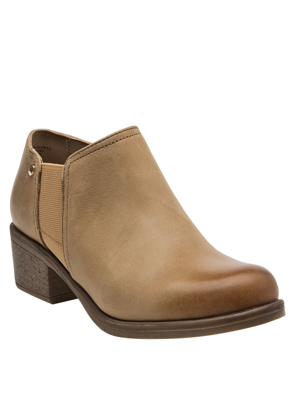 Botín camel de cuero, diseño sencillo y elegante para mujer, perfecto para looks otoñales o primaverales.