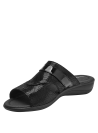 Sandalia de cuero negro brillante con diseño moderno y hebilla metálica ajustable para mujer.