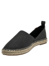 Calzado casual femenino negro, textura rugosa, ideal para climas templados y verano.