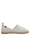 Alpargata fresca de mujer, perfecta para días cálidos y looks desenfadados.