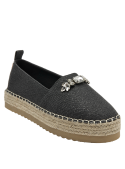 Zapato textil negro con detalles brillantes, perfecto para ocasiones informales.
