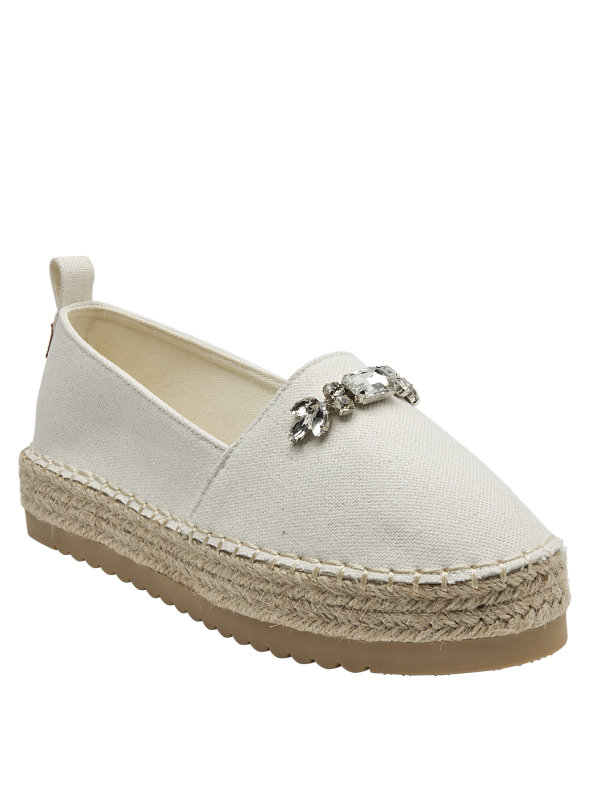 Alpargata boho-chic blanca, ideal para ocasiones casuales y semi-formales.