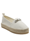 Alpargata boho-chic blanca, ideal para ocasiones casuales y semi-formales.