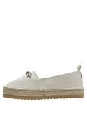 Alpargata textil blanca con suela de yute y goma, diseño elegante y fresco.