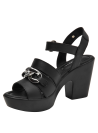 Sandalia de cuero negro para mujer con cadena metálica frontal y hebilla ajustable.