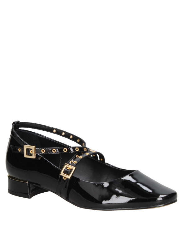 Zapato negro de cuero para mujer con hebillas doradas y correas cruzadas, estilo casual elegante.