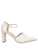 Zapato de mujer en cuero blanco, mezcla de estilo clásico y contemporáneo, adecuado para cenas elegantes.