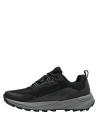 zapatilla textil negra con logotipo lateral gris, ideal para actividades al aire libre