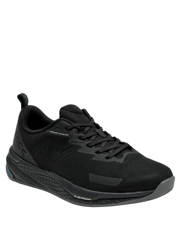 Zapatilla negra con textura suave y transpirable, perfecta para combinar con ropa casual.