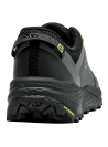 Zapatilla gris de trail running para hombre con detalles en negro y verde, ideal para actividades al aire libre.