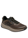 zapatilla versátil para salidas informales y citas relajadas, combina con jeans y pantalones cargo.