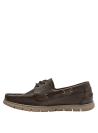 Elegante mocasín náutico de cuero marrón oscuro, ideal para ocasiones informales y eventos al aire libre.