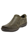 Mocasín casual de cuero marrón oscuro con textura suave y suela resistente.