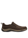 Mocasín de cuero marrón oscuro, diseño casual chic con perforación para ventilación y estilo elegante.