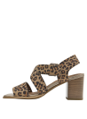 Sandalia de cuero negro animal print, ideal para eventos semiformales, diseño minimalista.