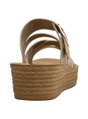 Sandalia beige plana para mujer, punta abierta, suela plataforma de 5 cm, material sintético.