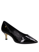 Stiletto negro para mujer, cuero charol, ideal para atuendos smart-casual y eventos formales.
