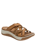 Calzado camel versátil para mujer, perfecto para combinar con ropa casual y relajada.