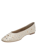 Ballerina de cuero beige para mujer con punta cuadrada y taco plano.