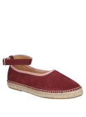 Alpargata burdeo de mujer, cuero con taco plano, ideal para paseos y momentos casuales.