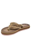 Sandalia camel de mujer con punta cuadrada y taco plano de 2.5 cm, estilo casual minimalista.