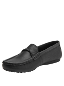Mocasín clásico de cuero negro, acabado liso, adaptable a looks formales y casuales.