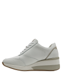 Zapatilla deportiva para mujer en cuero blanco, combina confort y estilo urbano con su cuña.