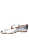 Zapato plano de cuero plata para mujer, con punta redonda y taco de 1 cm.