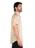 Guayabera beige de viscosa ideal para combinar con pantalones de lino.