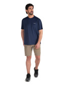 Short beige de hombre con tejido ligero y elástico, ideal para actividades al aire libre.