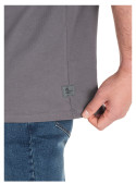 Polera de hombre gris, fit regular y caída ligera en algodón.