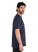 Polera azul de algodón para hombre, perfecta para un look urbano.
