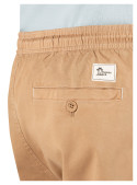 Short beige de algodón para hombre, diseño limpio y moderno, adecuado para estilos casuales y relajados.