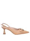 Zapato de cuero beige para mujer, estilo sofisticado y versátil para día y noche.