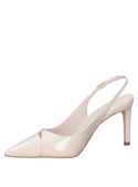 Zapato stiletto blanco de charol con punta puntiaguda y taco aguja de 8.5 cm.