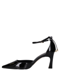 Stiletto negro de charol, punta puntiaguda y taco aguja, diseño elegante para mujer.