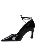 Zapato stiletto negro de charol para mujer con taco aguja y punta puntiaguda en cuero.