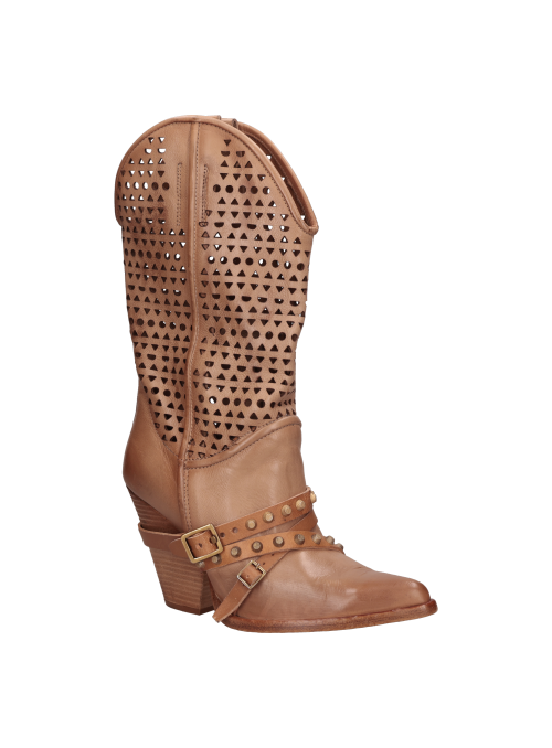 Bota de cuero camel para mujer, diseño sofisticado con taco bloque, realza cualquier conjunto casual o formal.
