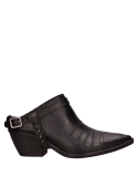 Zapato mule negro de cuero, estilo vaquero, versátil para combinar con trajes y vestidos midi.