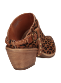 Taco bloque de 6,5 cm en cuero animal print, combinando altura y estabilidad para mujer.