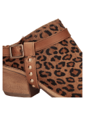 Zapato de cuero animal print con punta puntiaguda y taco bloque de 6,5 cm para mujer.
