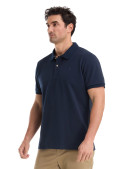 Camiseta azul de hombre, suave al tacto, combinable con jeans y zapatillas.