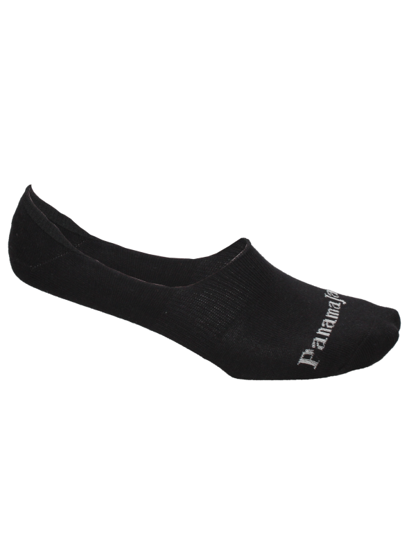 Calcetines negros versátiles, aptos para zapatillas urbanas y deportivas.