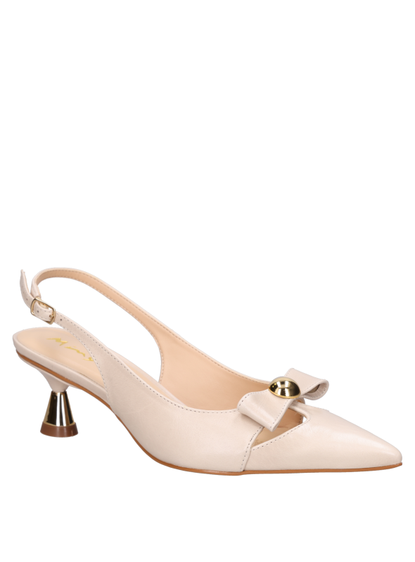 Sandalia de fiesta femenina que equilibra comodidad y glamour.