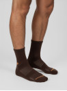 Calcetines unisex en color moro de diseño clásico y tejido suave.