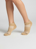 Calcetines unisex camel de algodón, poliéster y elastano, diseño clásico adaptable al pie.