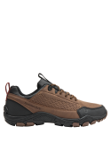 Zapato de senderismo para hombre en color café, estilo outdoor, con suela ULTRACTION para mejor agarre.
