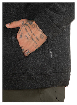 Pantalón negro para hombre, ideal para un look auténtico con botas robustas o un toque formal con chinos.